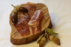 El Jamón es salud. Adorna tu plato y cuida tu cuerpo.