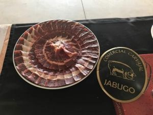 Plato de Jamón recién cortado.
