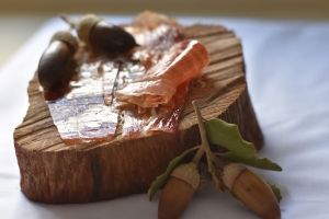 Jamón de bellota 100% ibérico._Jamones Carvajal