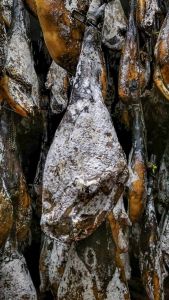Jamón-bellota-100%-ibérico-pata-negra-jabugo-jamones-Carvajal