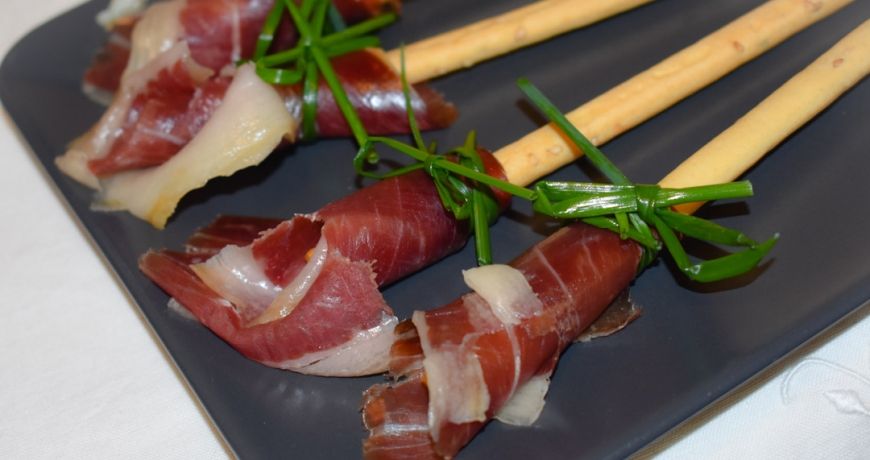 rosas- ibéricas-Jabugo-san-Valentín-Jamones Carvajal