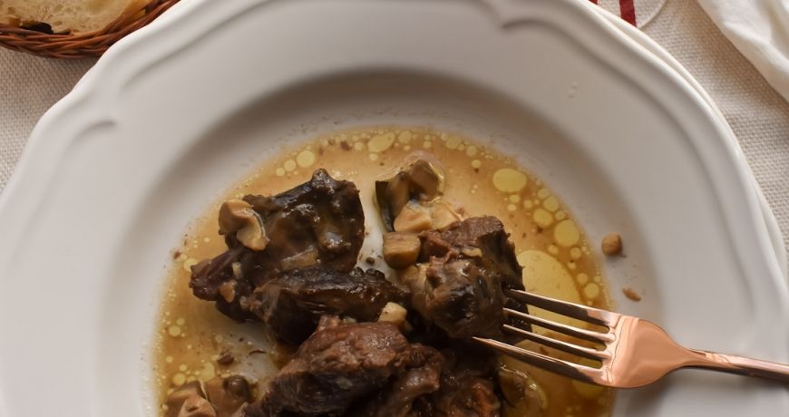 carrilleras-ibéricas-con-gurumelos-Jamones-Carvajal