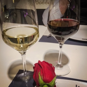 vino-con-jamón-ibérico-jamones Carvajal-Jabugo