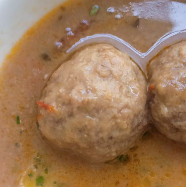 ALBÓNDIGAS IBÉRICAS CON HIERBABUENA.