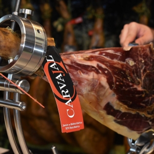 Jamón-de-bellota-50% raza ibérica-de-Jabugo-Jamones Carvajal