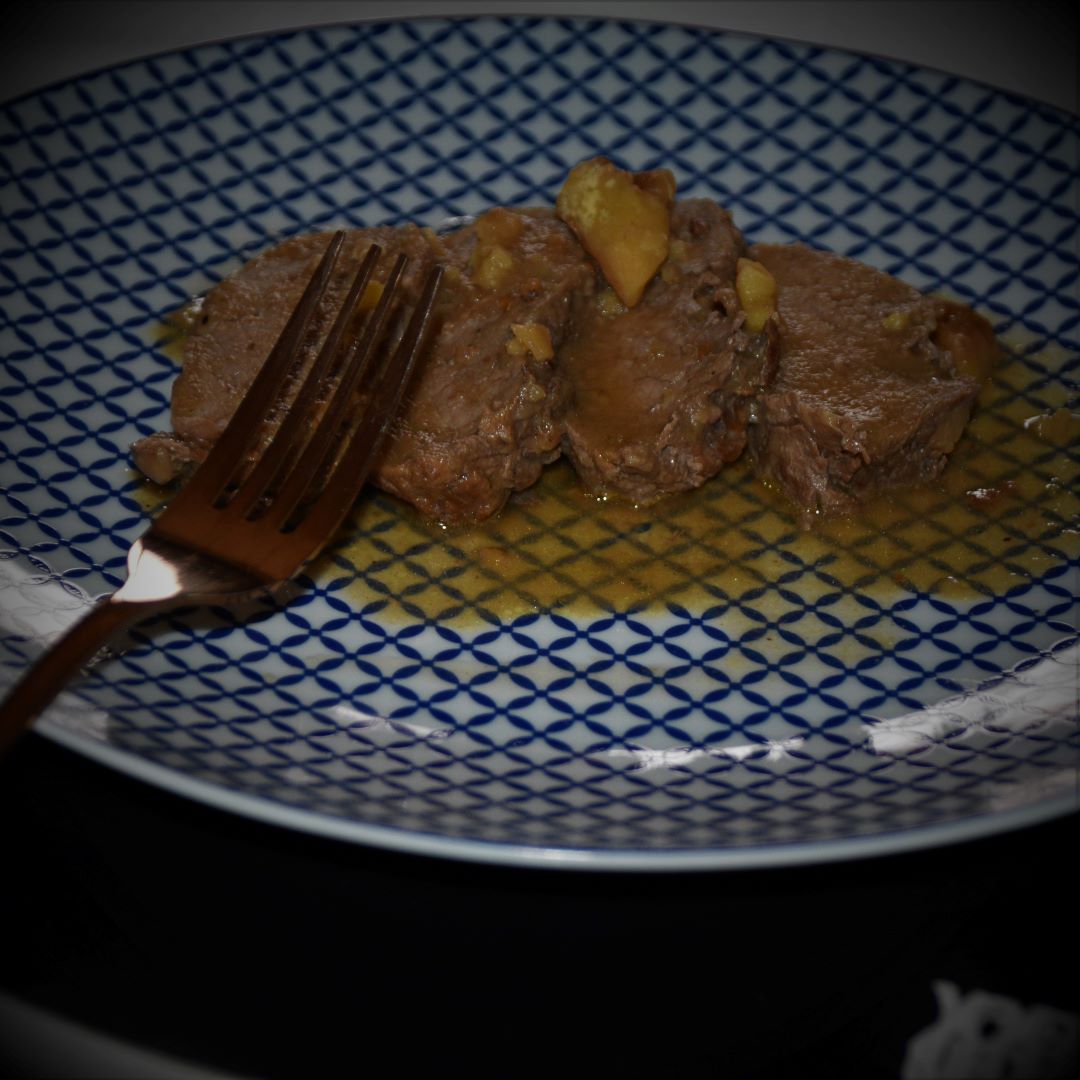 SOLOMILLO IBÉRICO EN SALSA DE CASTAÑAS.