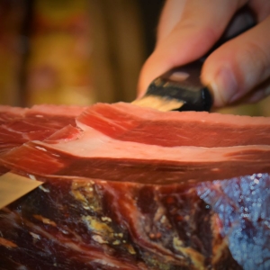 emplatar-jamón-ibérico-de-Jabugo-Jamones Carvajal