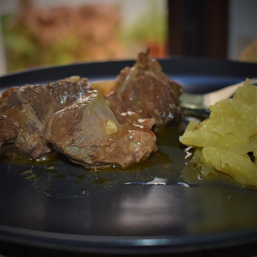 CABEZA DE LOMO A LA PIMIENTA