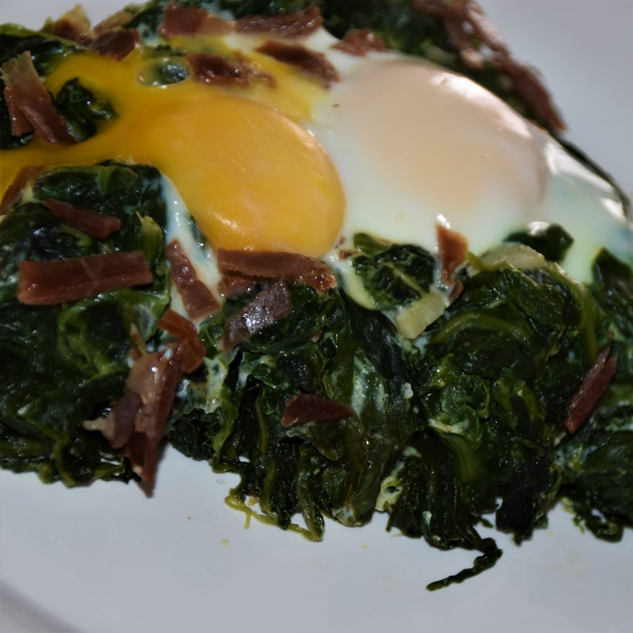ESPINACAS AL AJILLO CON JAMÓN IBÉRICO