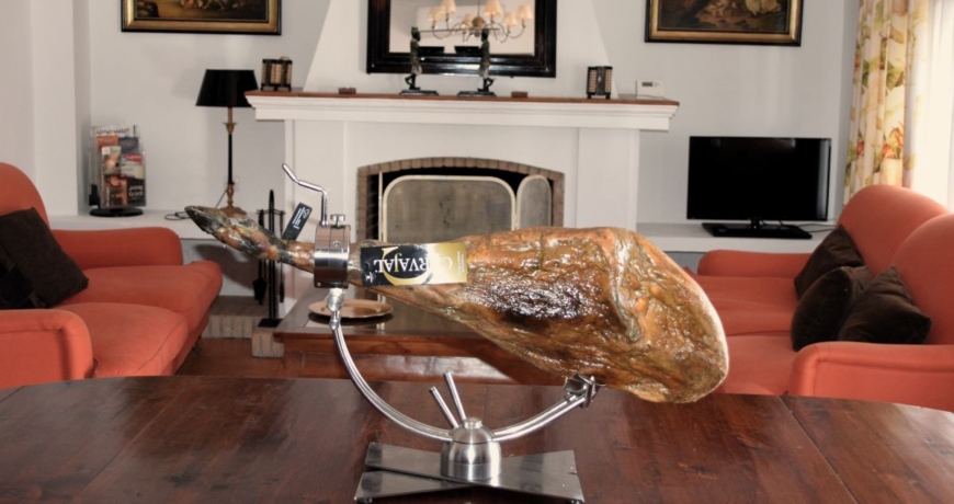 Jamón-entero-o-loncheado-